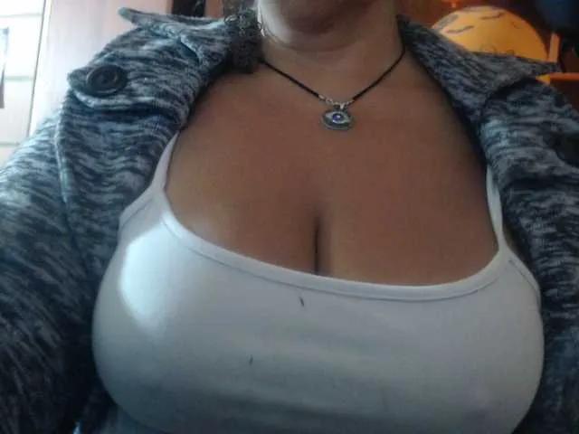 Offline Meganny2023 on BongaCams