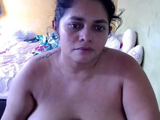 Offline mia-naughty on BongaCams