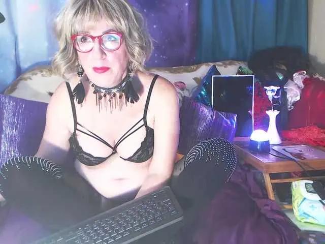 Offline Mila003 on BongaCams