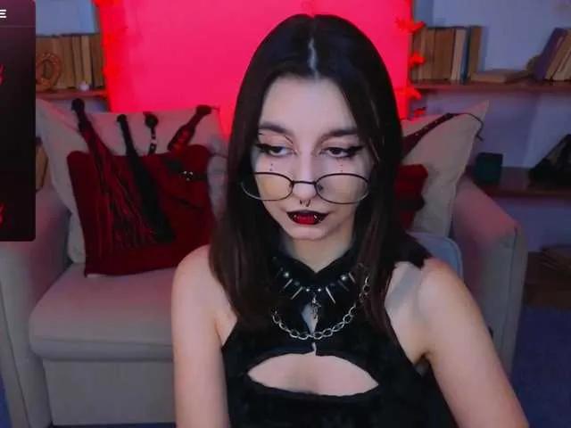 Offline MistressMarcelline on BongaCams