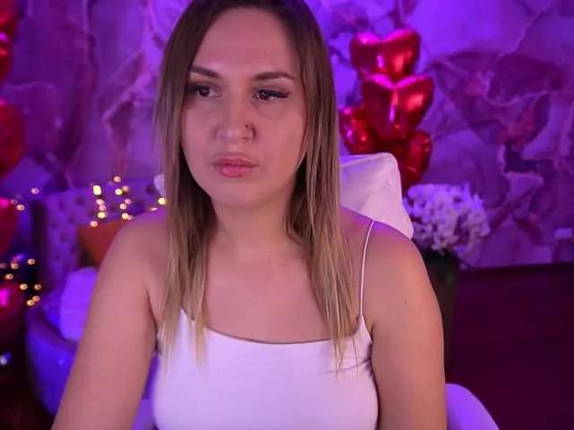 Offline MollyWild on BongaCams