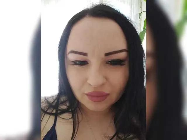 Offline Monica- on BongaCams