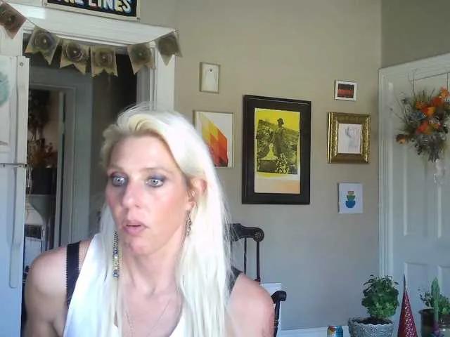 mylfGlama — I like to submit! Pre-cum, treating human beings with respect, men who wear feminist af tee shirts! I perform alone. No one else is allowed to be on cam with me!!