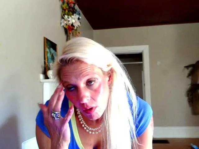 Offline mylfGlama on BongaCams