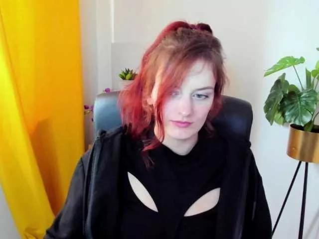 Freechat NadineGold on BongaCams
