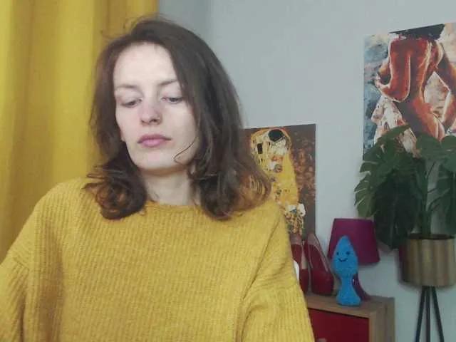 Freechat NadineGold on BongaCams