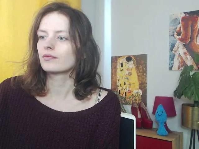 Freechat NadineGold on BongaCams