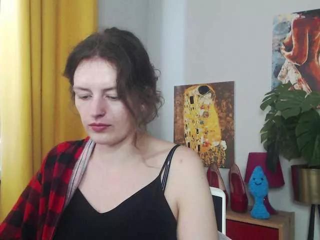 Freechat NadineGold on BongaCams