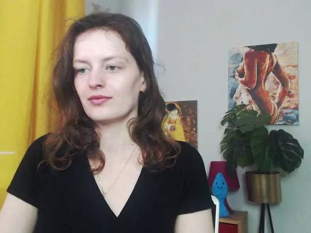 Freechat NadineGold on BongaCams