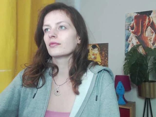 Freechat NadineGold on BongaCams