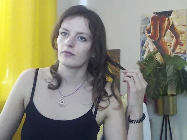 Freechat NadineGold on BongaCams