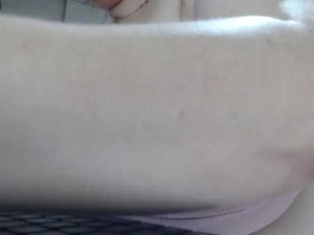 Offline naturalmoommy on BongaCams