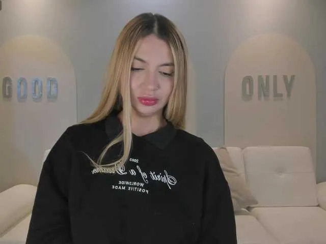 Offline NiaHolland on BongaCams