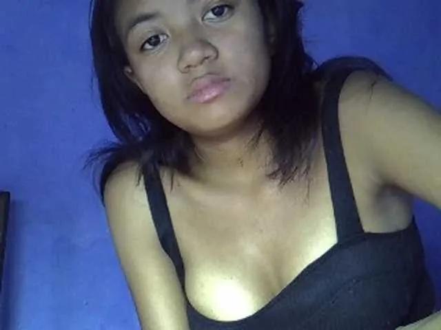 Freechat Nickylouama on BongaCams