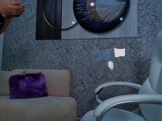 Offline Octaviarouse on BongaCams