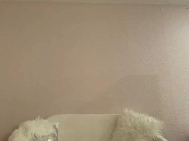 Offline Oriella on BongaCams