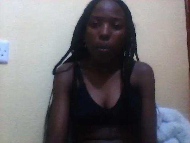 Offline Petitepussie on BongaCams