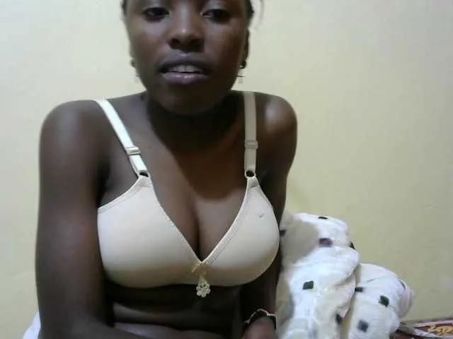 Offline Petitepussie on BongaCams