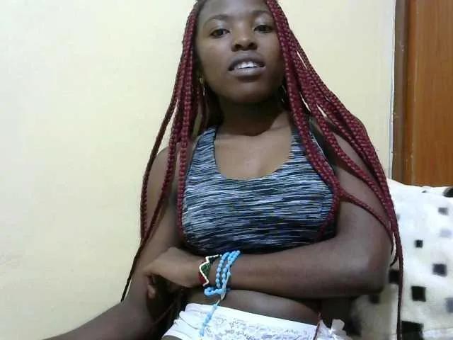 Offline Petitepussie on BongaCams