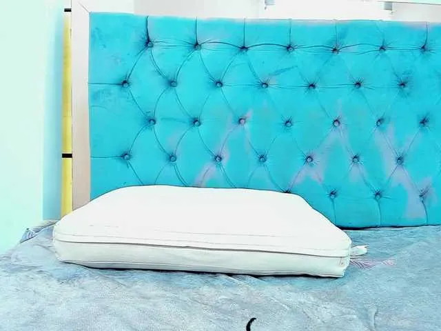 Offline PocahontasPow on BongaCams