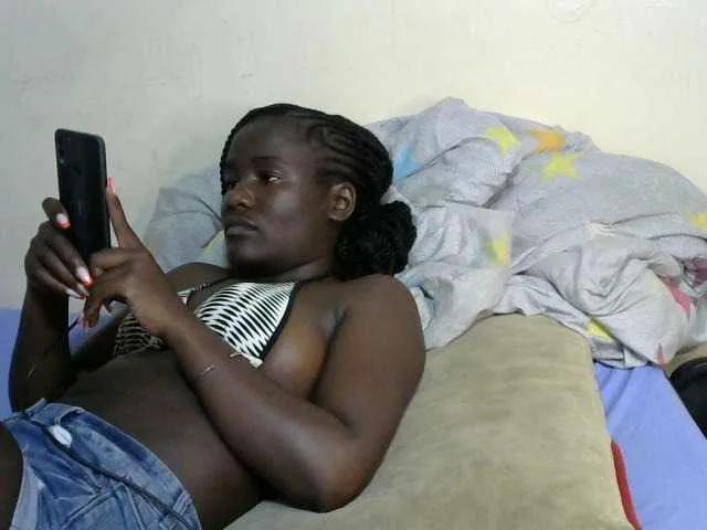 Freechat QueenEbony on BongaCams