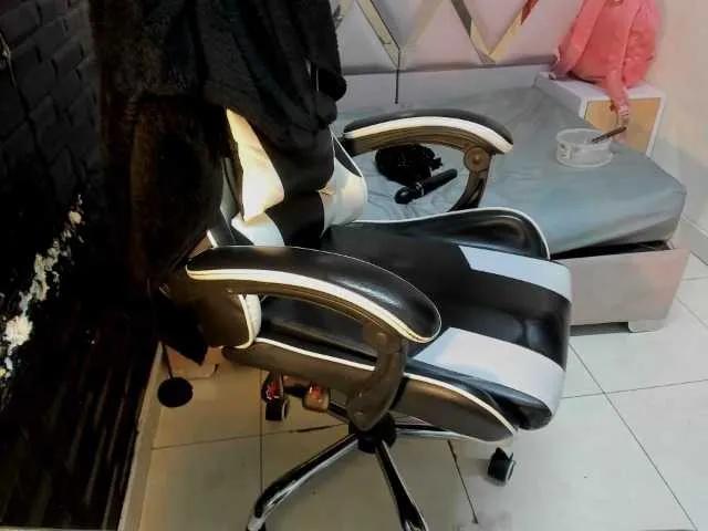 Offline RachelleWoods69 on BongaCams