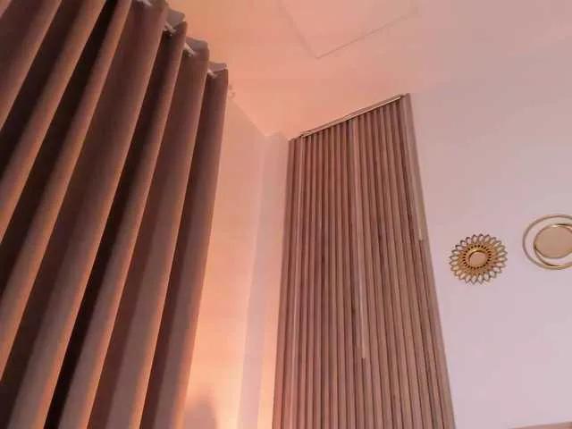 Freechat RachellJamess on BongaCams