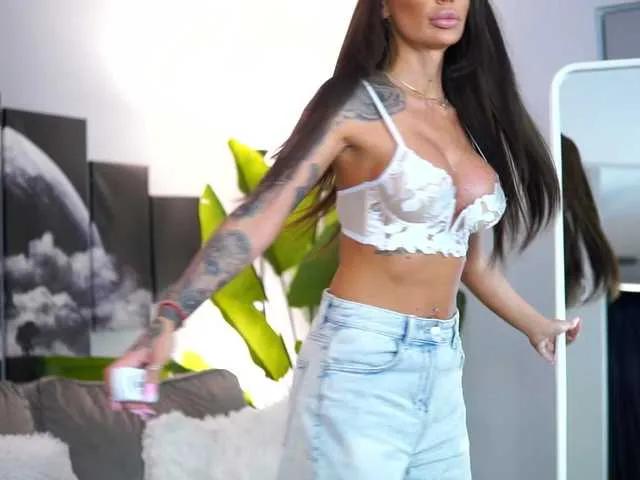 Offline RaquelleVon on BongaCams