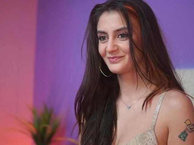 Offline SabrinaHope on BongaCams