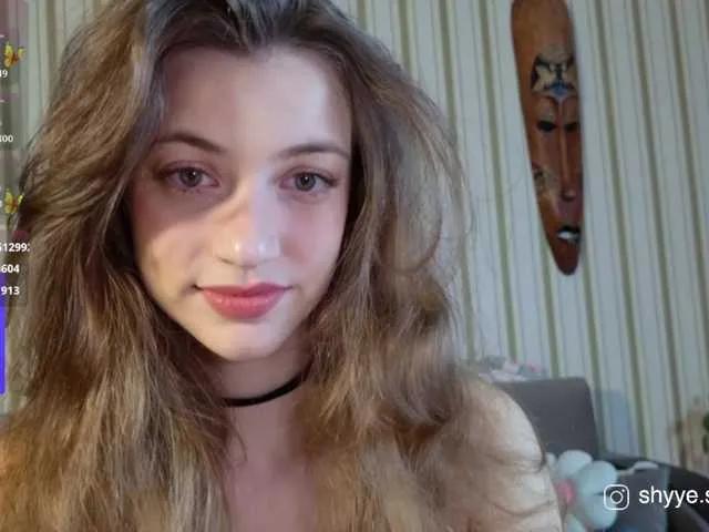 Offline sarahsupershy on BongaCams