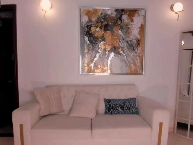 Freechat SarahYates on BongaCams