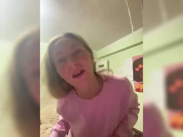 Offline Saveta on BongaCams