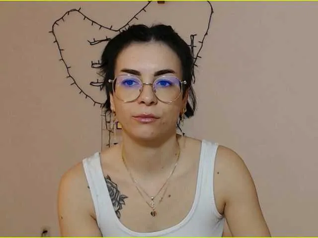 Offline Sexmilfxx on BongaCams