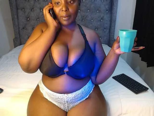 Offline sexy-chocco on BongaCams