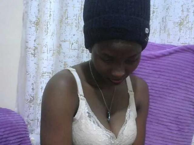 Offline Sexythiny on BongaCams