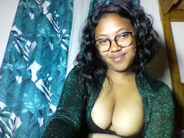 Offline Sheilkahsexy on BongaCams