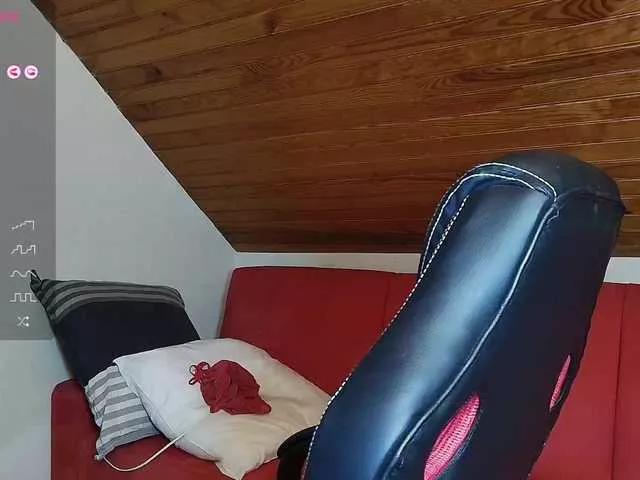 Offline sheyene24 on BongaCams