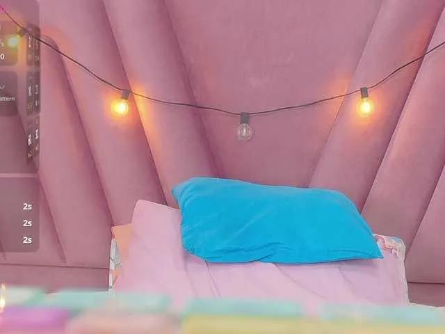 Offline skinnyprinces on BongaCams