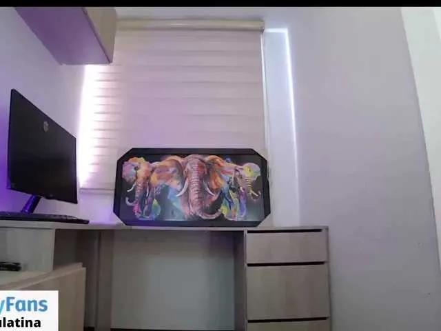 Freechat sofirousel on BongaCams