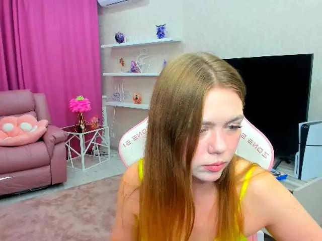 Offline Strawberrye on BongaCams