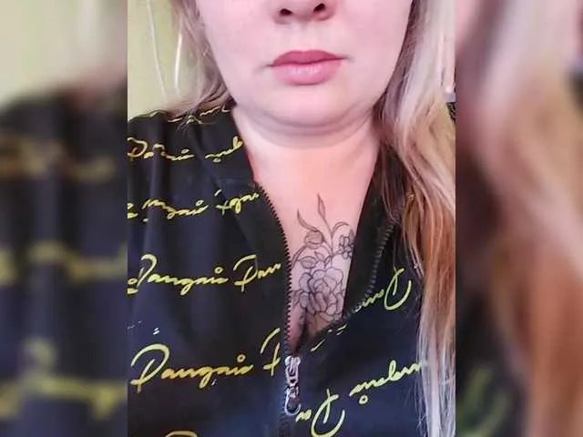 Offline Sweetflowera on BongaCams