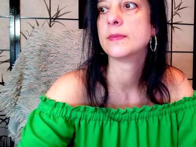 Offline SweetLongLips on BongaCams