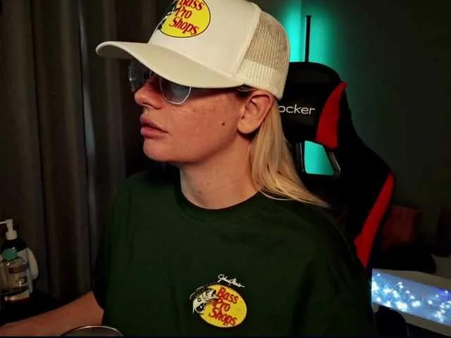 Offline sweetshyann111 on BongaCams