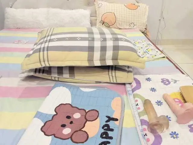 Offline Teahyee on BongaCams