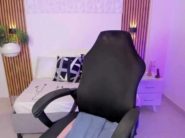 Offline valeria-acost on BongaCams