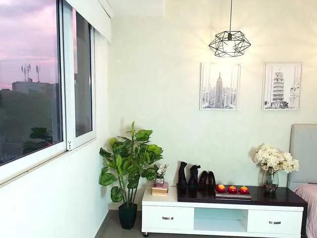 Offline Victoria-Collins on BongaCams