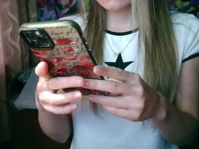 Offline Wildrose77201877 on BongaCams