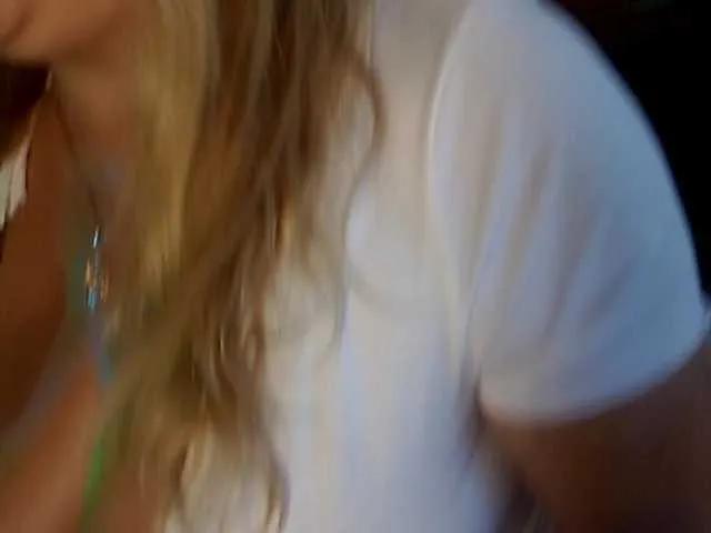 Offline XHelenaX99 on BongaCams