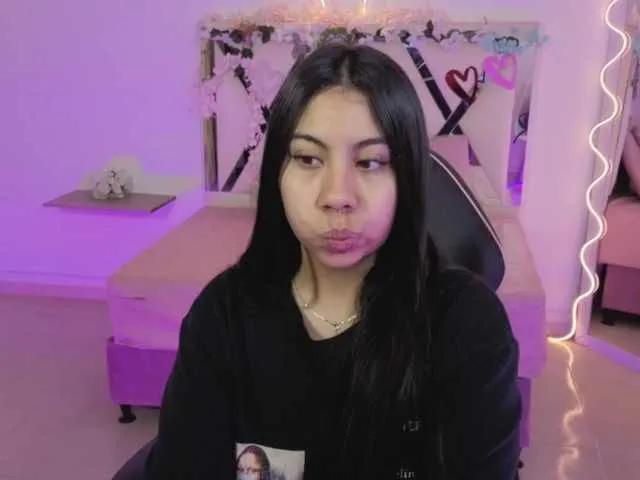 Freechat ZURY-TAY on BongaCams