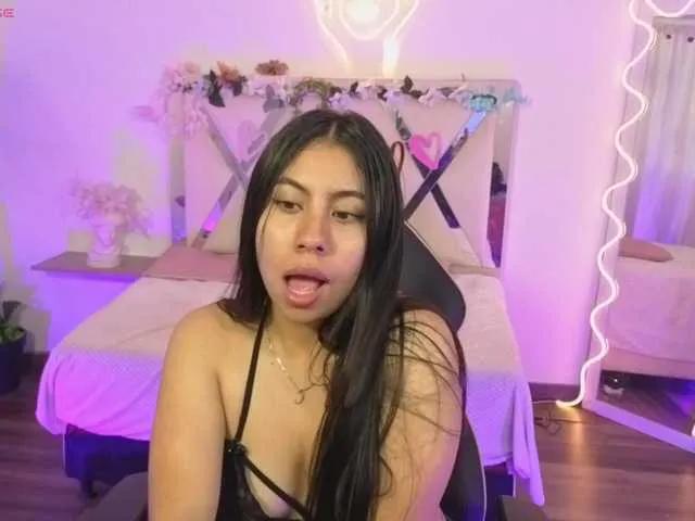 Freechat ZURY-TAY on BongaCams